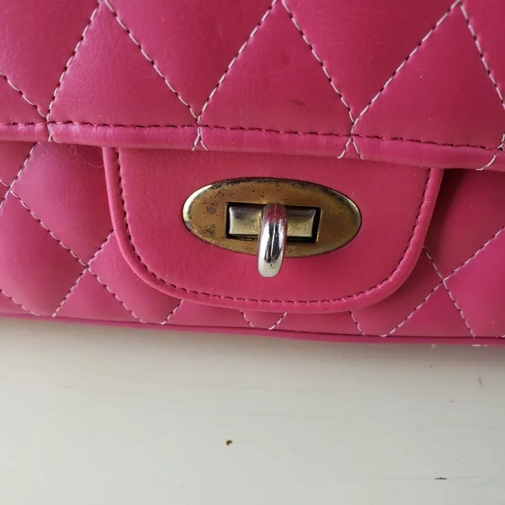 Women's Vintage Barbie Pink Quilted Golden Chain Bag - Picture 9 of 14